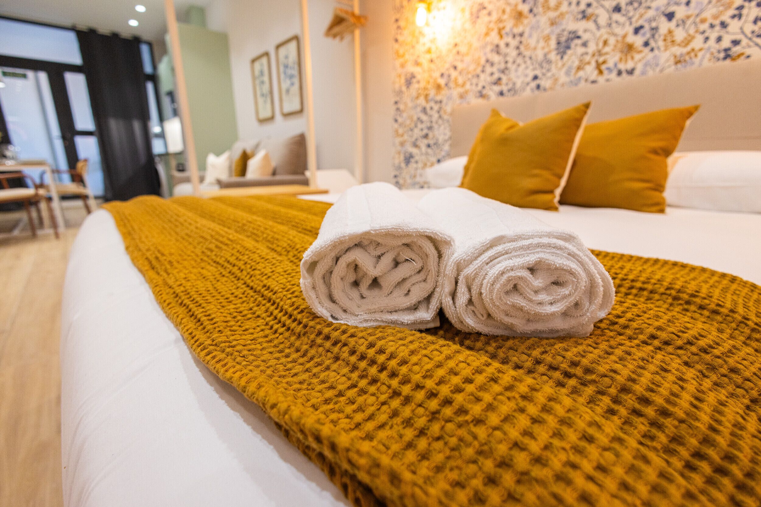 Een strijkplank/strijkijzer, gratis wifi, beddengoed