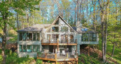 Little Bear: 4br/ 4ba, mountain & valley view. Pet friendly!