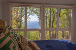 4 sovrum, skrivbord, resesäng och wi-fi