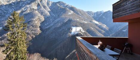 تناول الطعام بالخارج