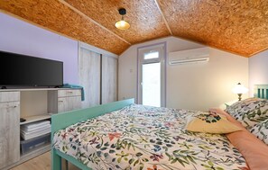 2 Schlafzimmer, Reisekinderbett, kostenloses WLAN, Bettwäsche