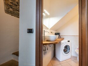 Hair dryer, towels - Vacation home Silvia by Interhome (Mergozzo (Lago di Mergozzo))
