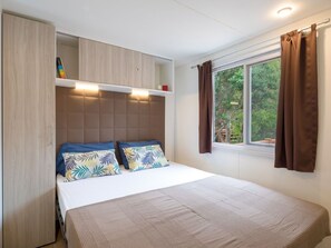 3 chambres, lit parapluie, Wi-Fi gratuit, draps fournis