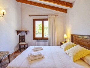 3 bedrooms, desk, iron/ironing board, WiFi - Vacation home Tabou by Interhome (Selva)