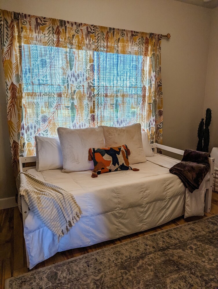 Luxury Retreat with Hot Tub! Newberry Vrbo