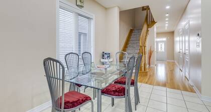 AVID Vacation Palace in Castlemore,Brampton