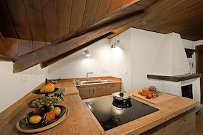 Kühlschrank, Ofen, Herdplatte, Geschirrspüler