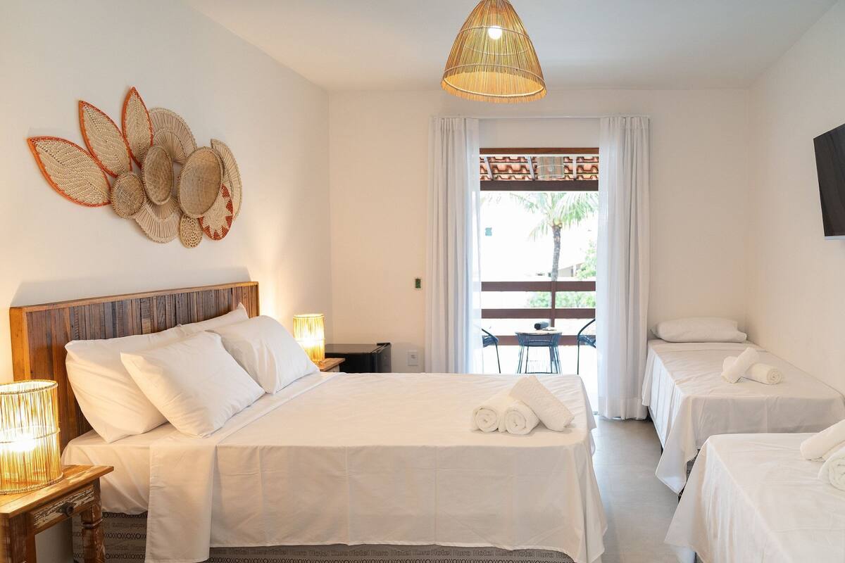 Eenvoudige suite | 1 slaapkamer, een kluis op de kamer, individueel gedecoreerd