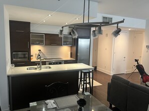 Private kitchen - charming 2beds apartment in Old Port, Montreal  (Montréal)