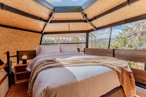 1 bedroom, premium bedding, down duvets, free WiFi