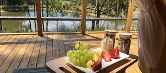 Glamping in the stunning Adelaide Hills in the heart of wine country