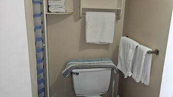 Dusche, Handtücher, Seife, Shampoo