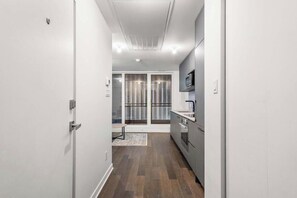 Mikrowelle, Ofen, Herdplatte, Geschirrspüler