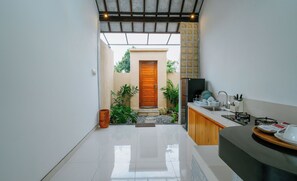 Comfort Villa, 1 Bedroom, Kitchen, Pool View | Private kitchen | Stovetop, electric kettle, blender, cookware/dishes/utensils