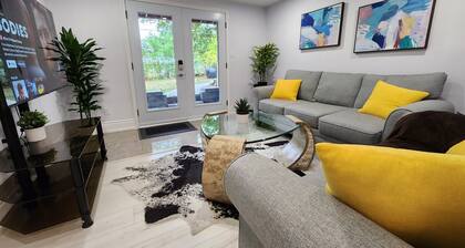 2BR+2Bath! 2queen beds! Luxurious Large Private Quiet Free Parking & Ultra Clean