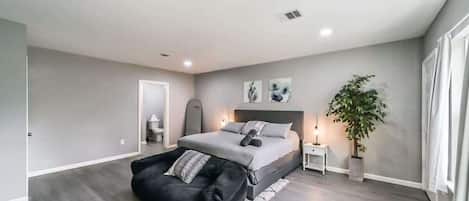 5 dormitoris, planxa i posts de planxar, wifi i roba de llit