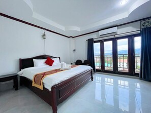 Deluxe Double Room | Living area - Vangvieng Sisavang Mountain View Hotel (Vang Vieng)