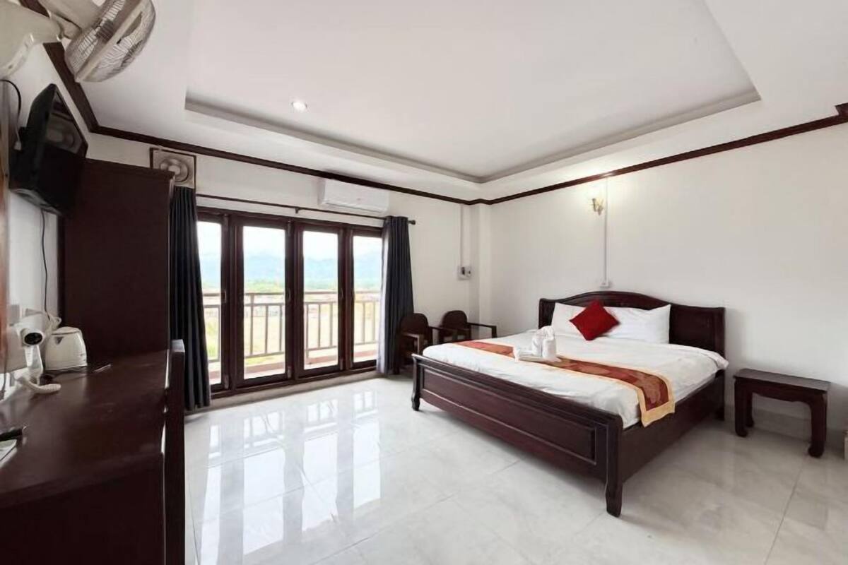 Premium bedding, down duvets, memory-foam beds, desk