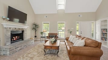 Smart TV, fireplace, ping pong