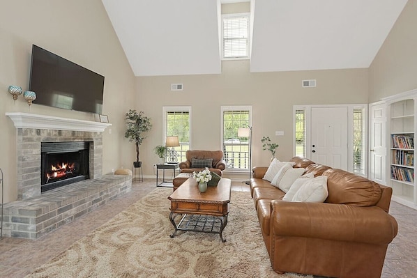 Smart TV, chimenea y tenis de mesa 