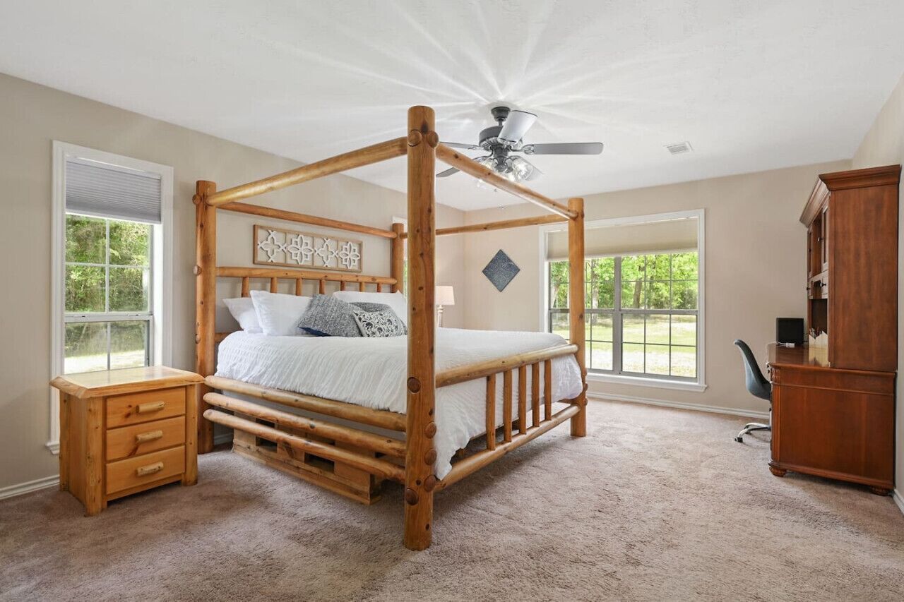 4 bedrooms, travel cot, free WiFi, bed sheets