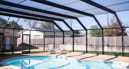 Covered Pool 1 Mi Walk to Kyle Field