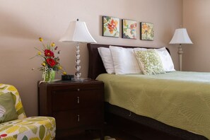 3 soverom, skrivebord, wi-fi (inkludert) og sengetøy