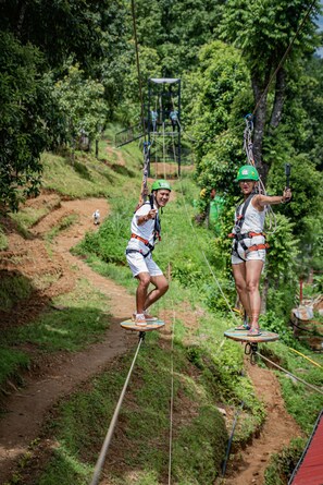Ropes course (team building)