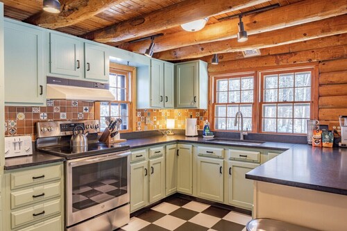 Charming Hygge Catskills Cabin