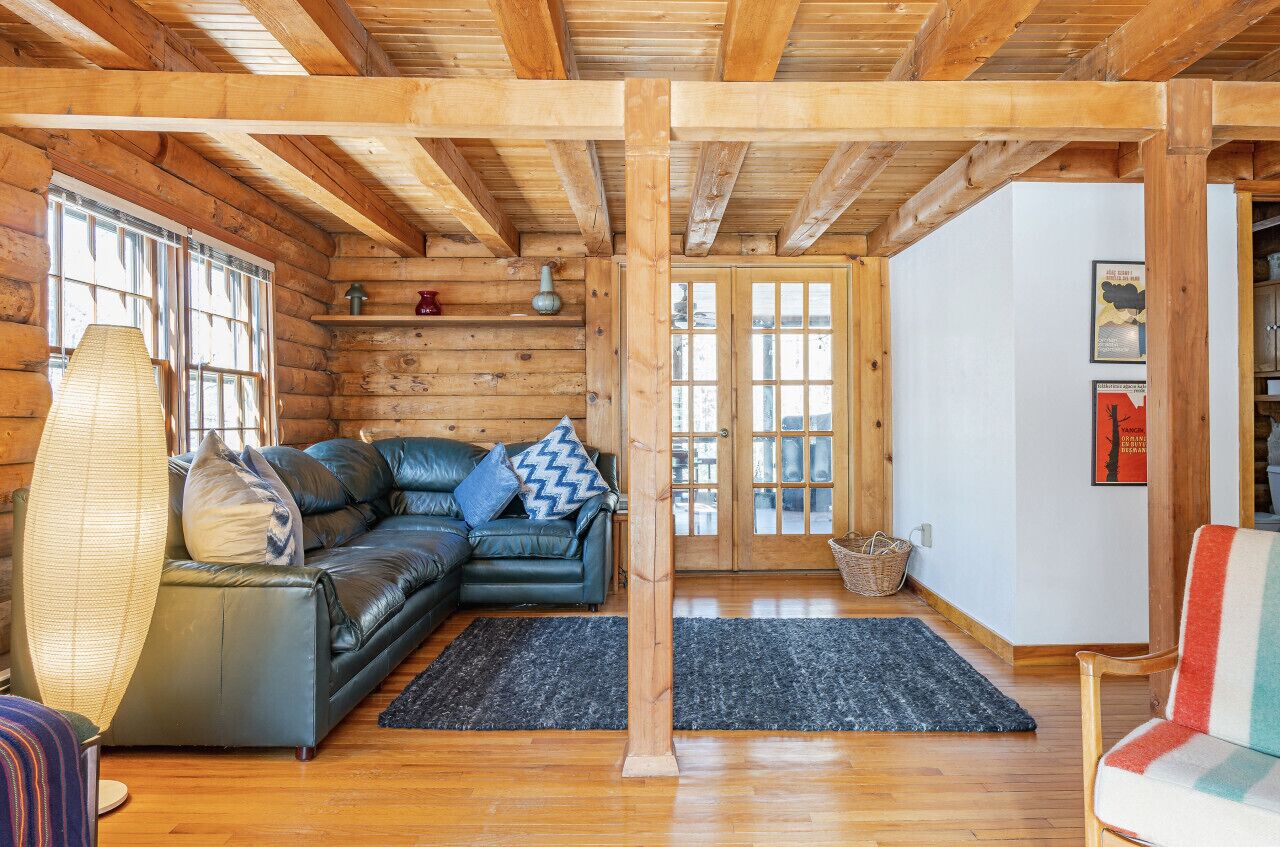 TV, fireplace, books, offices