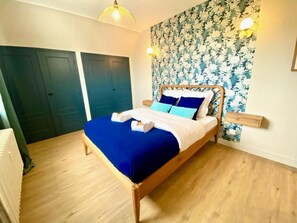 1 chambre, fer et planche à repasser, lit parapluie, Wi-Fi gratuit