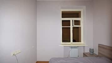 Deluxe Apartment | 3 bedrooms, hypo-allergenic bedding, desk, soundproofing