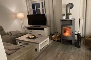 Smart TV, fireplace, video games, DVD player - Heimathafen Greetsiel (Greetsiel)