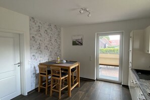 Dining - Holiday home Ella by the lake (Aurich)