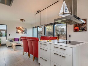 Interior - Holiday Apartment 1 Comfortable Vacation Home (Breege)