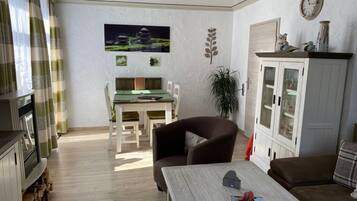 Smart-TV, Kamin, DVD-Player, Stereoanlage