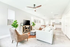 TV - Stylish 3BR Townhome | Near Downtown & The Heights (Houston)