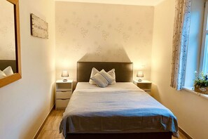 4 Schlafzimmer, Bügeleisen/Bügelbrett, kostenloses WLAN