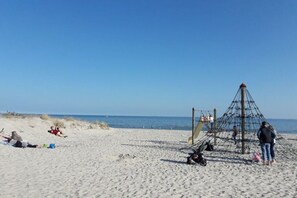 Una spiaggia nelle vicinanze