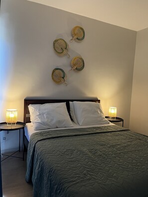 3 bedrooms, iron/ironing board, WiFi, bed sheets - Cozy and Comfortable. Ideal for Family or Group (Matumbo Rd, Pusok, Lapu-Lapu City, Cebu)