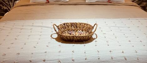 1 bedroom, travel cot, WiFi, bed sheets