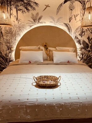 1 bedroom, travel cot, WiFi, bed sheets