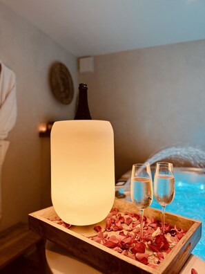 Food and drink - Loveroom, La Suite de L'extase Une Expérience Romantique Sans Égale (Puget-sur-Argens)