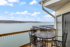 Outdoor dining - The Lookout - Top Floor Panoramic Views! (Osage Beach)