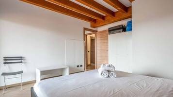 1 camera, ferro/asse da stiro, Wi-Fi, lenzuola