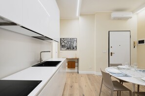 Refrigerador, microondas, parrilla de estufa y lavavajillas 