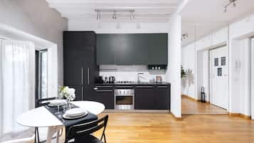 Kühlschrank, Ofen, Herdplatte, Geschirrspüler