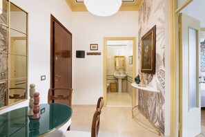 Interior - Easylife - Classy abode in the Conciliazione area (Milano)