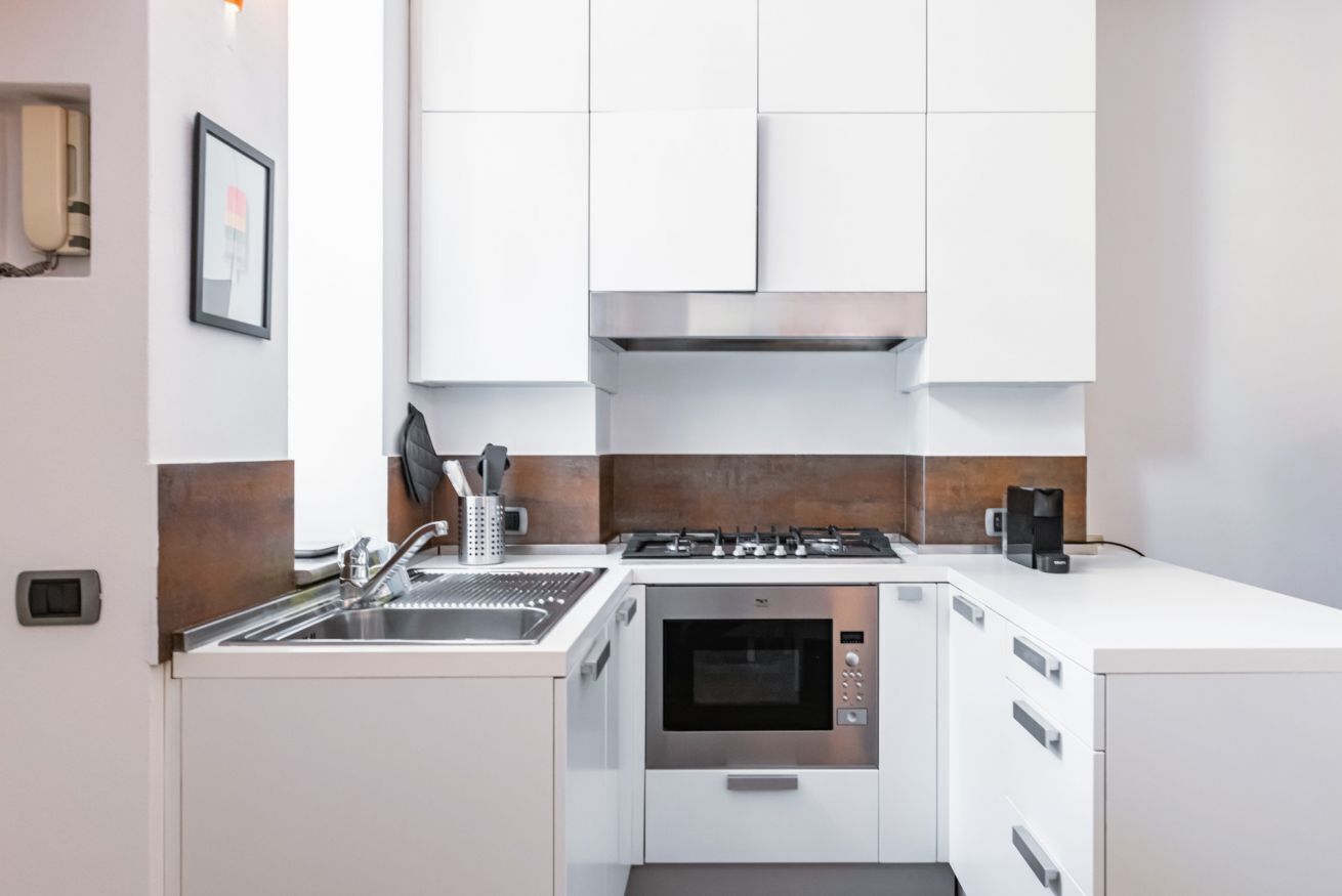 Fridge, oven, stovetop, dishwasher