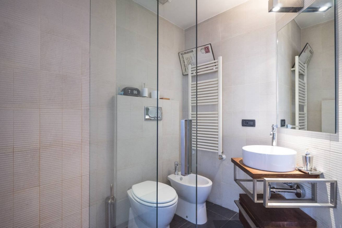 Dusche, Haartrockner, Bidet